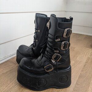 New Rock platform boots EUR 36